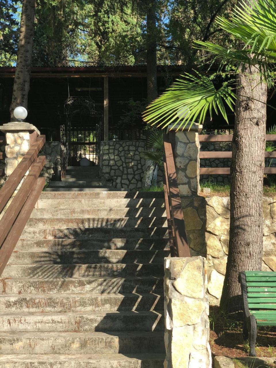 Heliopark Gora Bagrata Hotel Sukhumi Exterior photo