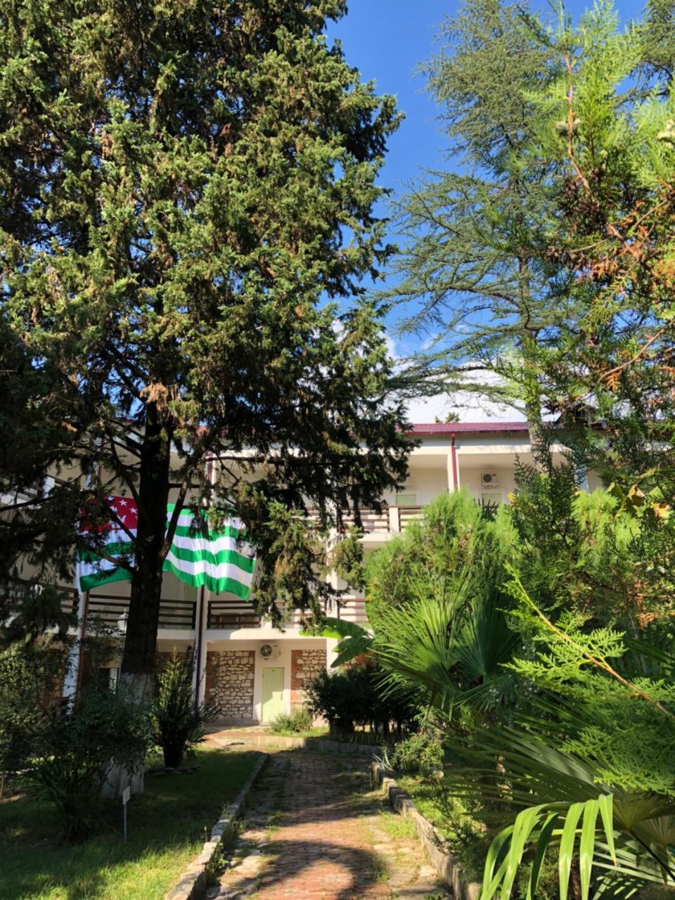 Heliopark Gora Bagrata Hotel Sukhumi Exterior photo